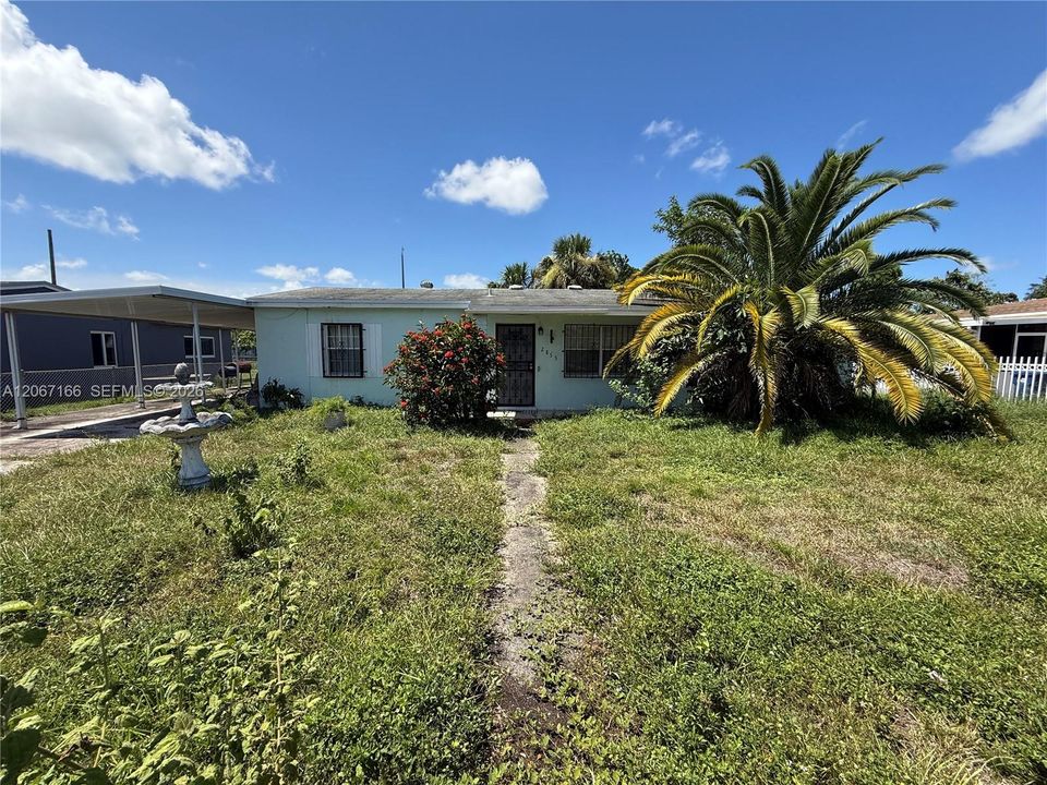 Activo con contrato: $285,000 (4 camas, 2 baños, 1200 Pies cuadrados)