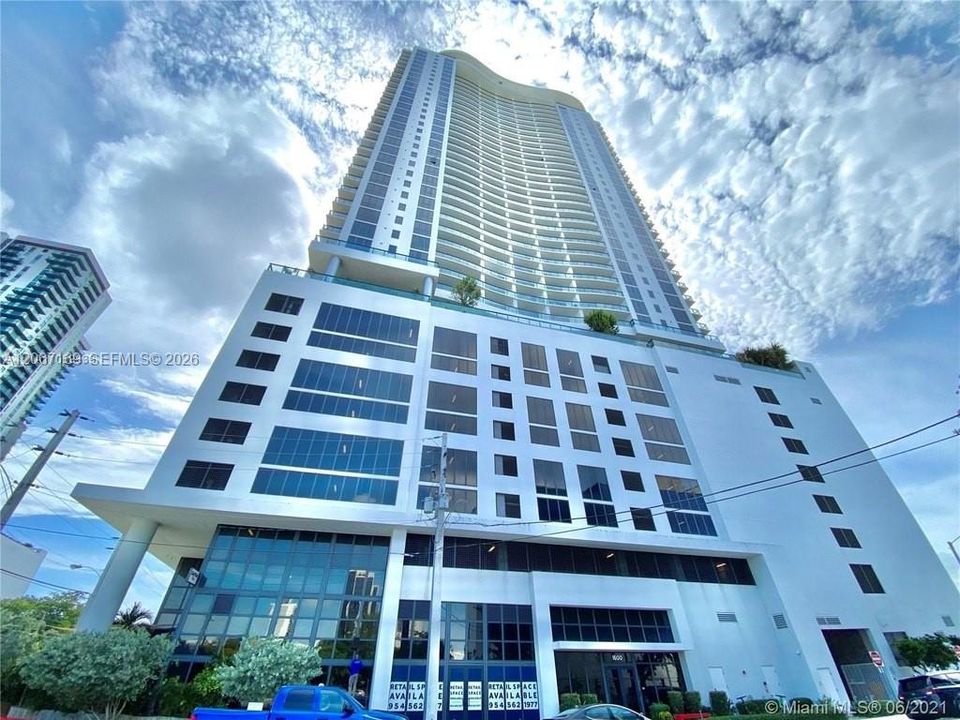 En Venta: $555,000 (2 camas, 2 baños, 1009 Pies cuadrados)