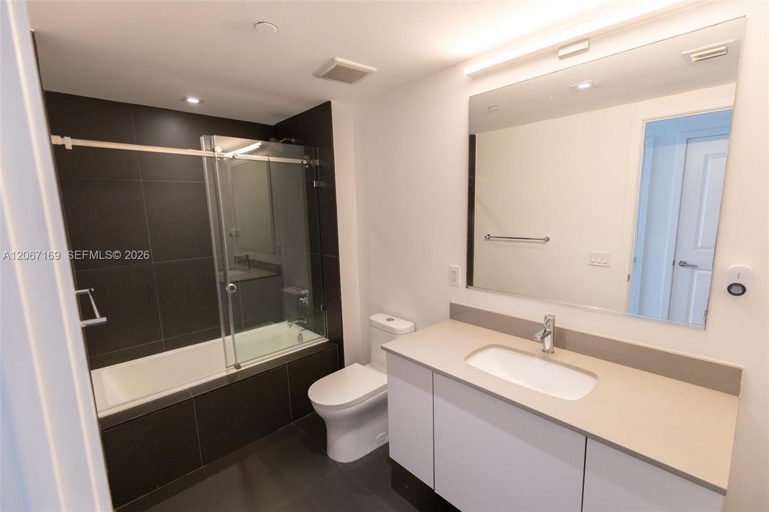 En Venta: $555,000 (2 camas, 2 baños, 1009 Pies cuadrados)
