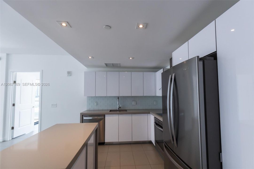 En Venta: $555,000 (2 camas, 2 baños, 1009 Pies cuadrados)