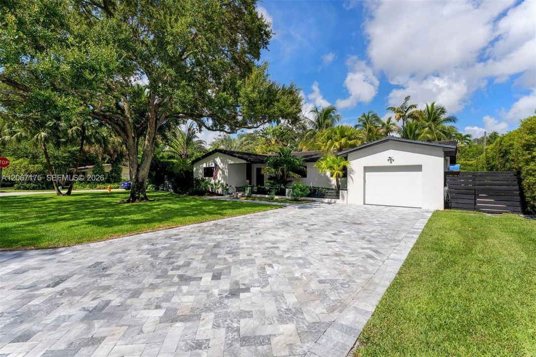 For Sale: $3,350,000 (4 beds, 4 baths, 2089 Square Feet)