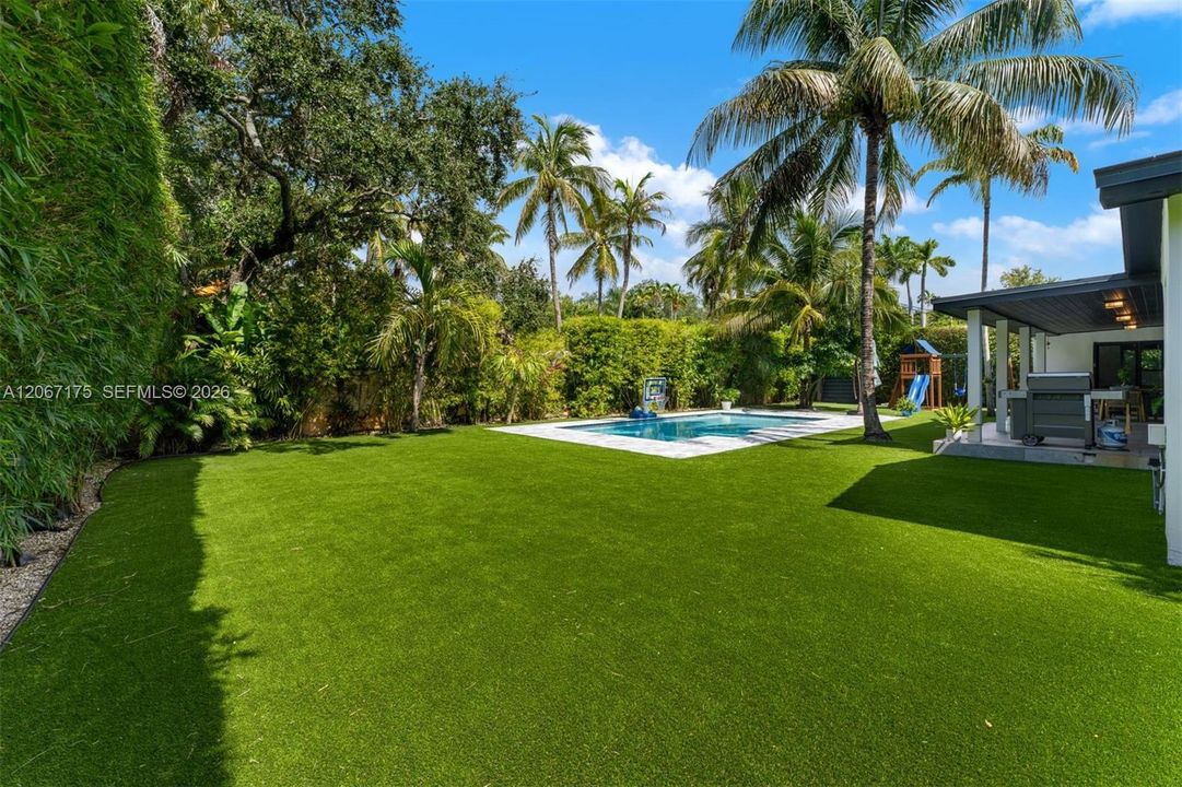 For Sale: $3,350,000 (4 beds, 4 baths, 2089 Square Feet)