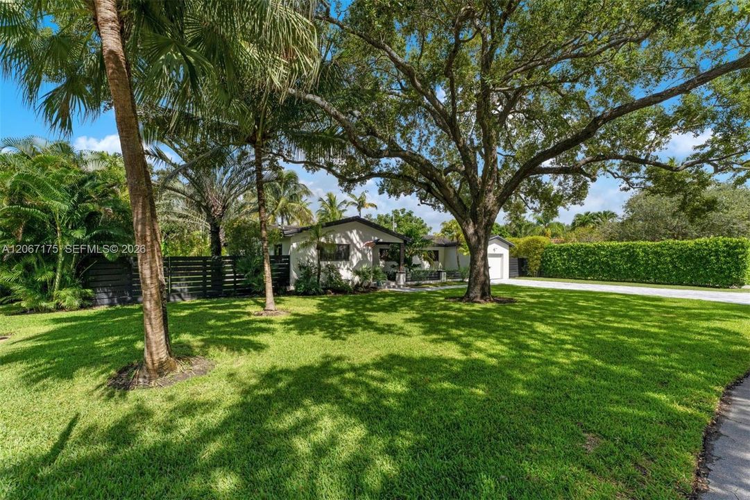 For Sale: $3,350,000 (4 beds, 4 baths, 2089 Square Feet)