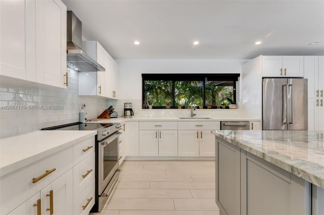 For Sale: $3,350,000 (4 beds, 4 baths, 2089 Square Feet)