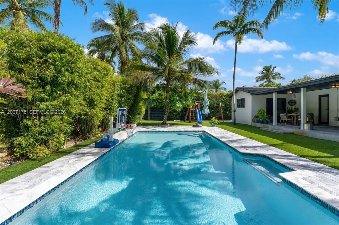 For Sale: $3,350,000 (4 beds, 4 baths, 2089 Square Feet)