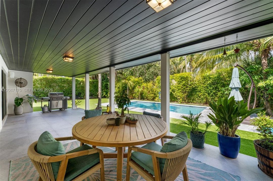 For Sale: $3,350,000 (4 beds, 4 baths, 2089 Square Feet)
