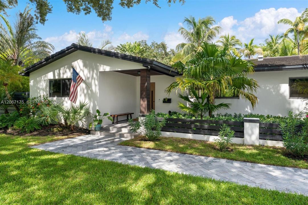 For Sale: $3,350,000 (4 beds, 4 baths, 2089 Square Feet)