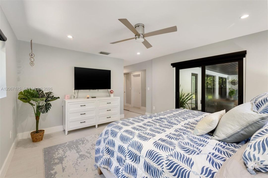 For Sale: $3,350,000 (4 beds, 4 baths, 2089 Square Feet)