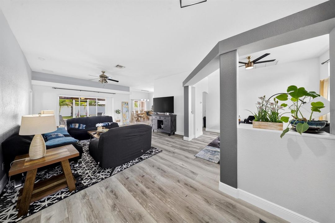Foyer/Family Room