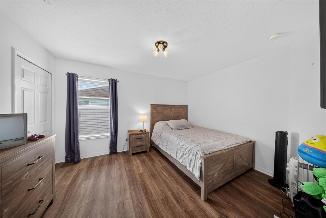 Guest bedroom - Room 2
