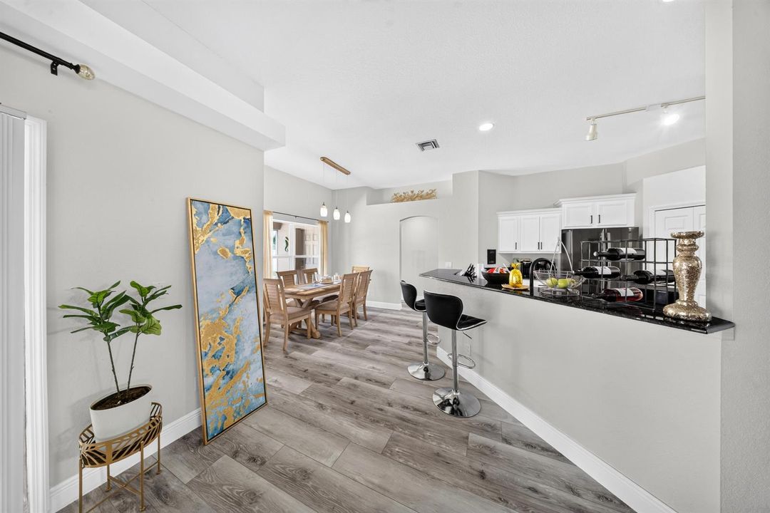 Kitchen/Breakfast Area