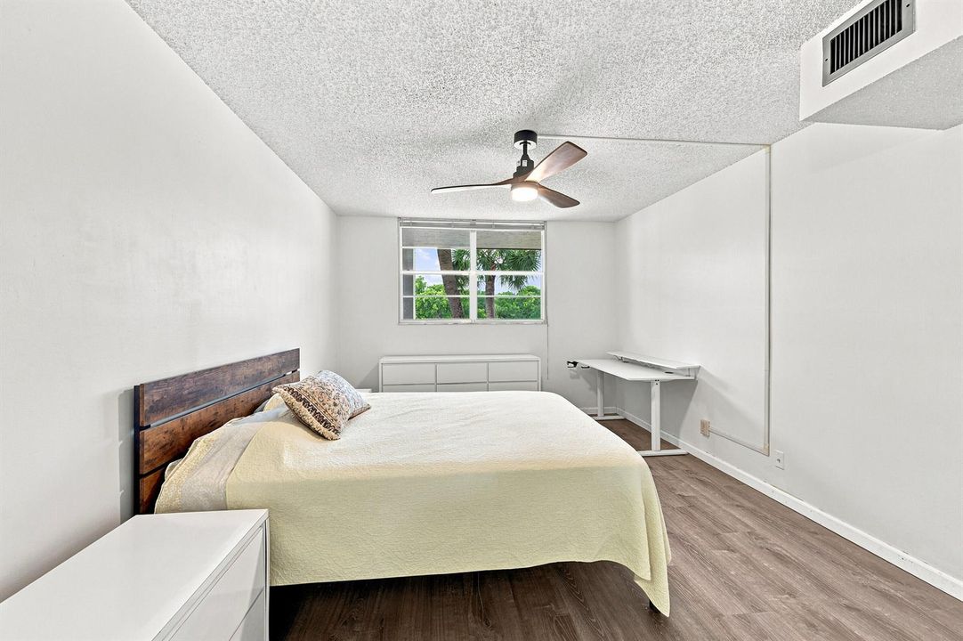 20_bedroom