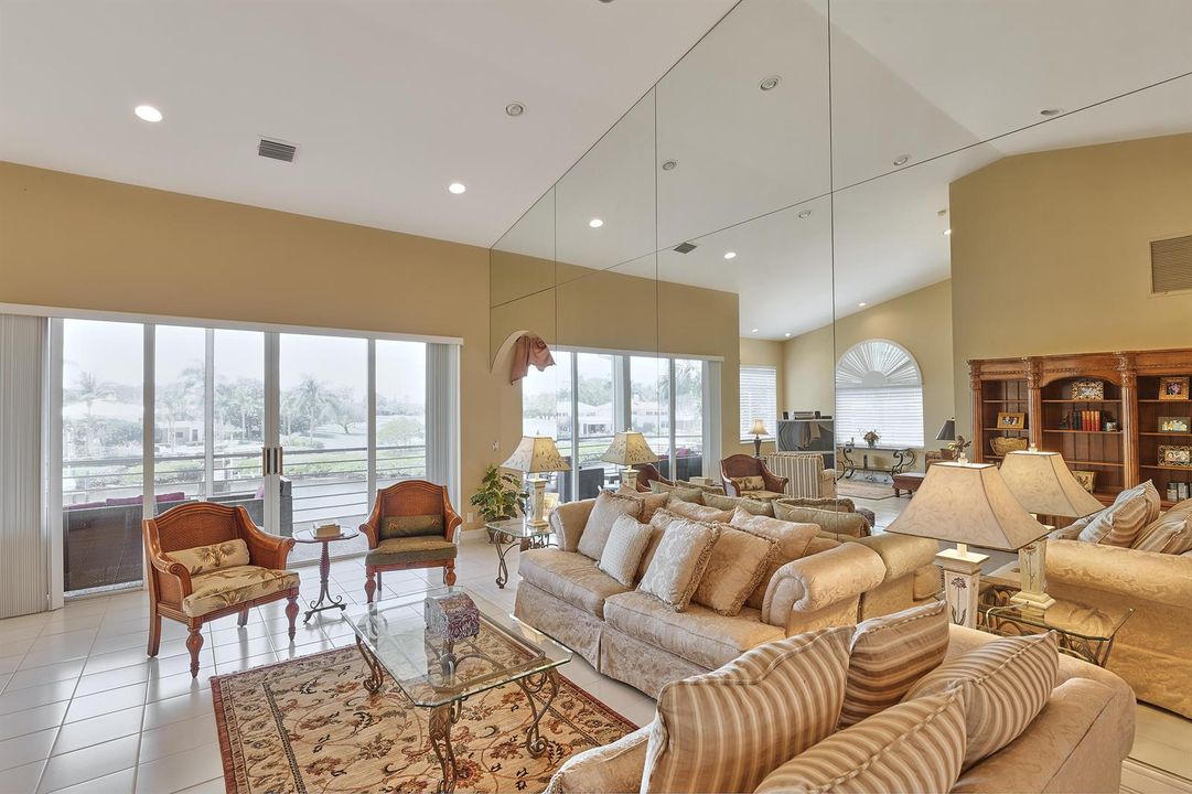 Living Room (2)
