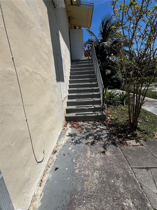 For Rent: $1,290 (1 beds, 1 baths, 1200 Square Feet)