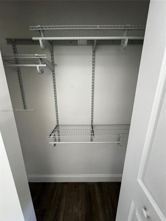 For Rent: $1,290 (1 beds, 1 baths, 1200 Square Feet)