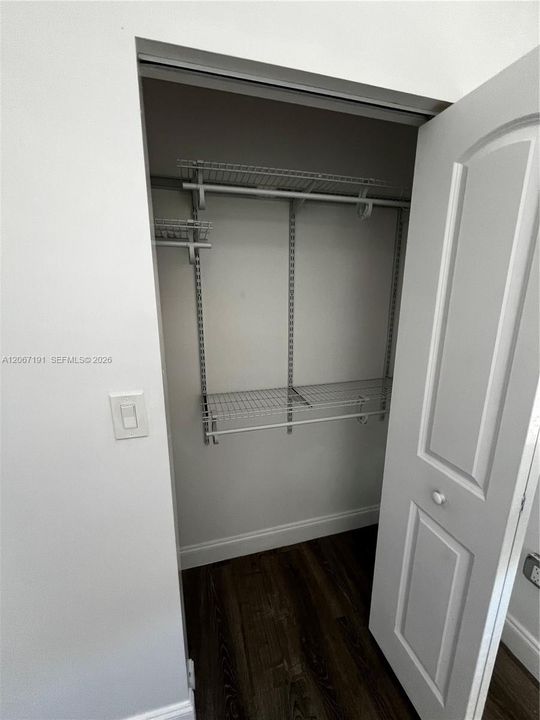 For Rent: $1,290 (1 beds, 1 baths, 1200 Square Feet)