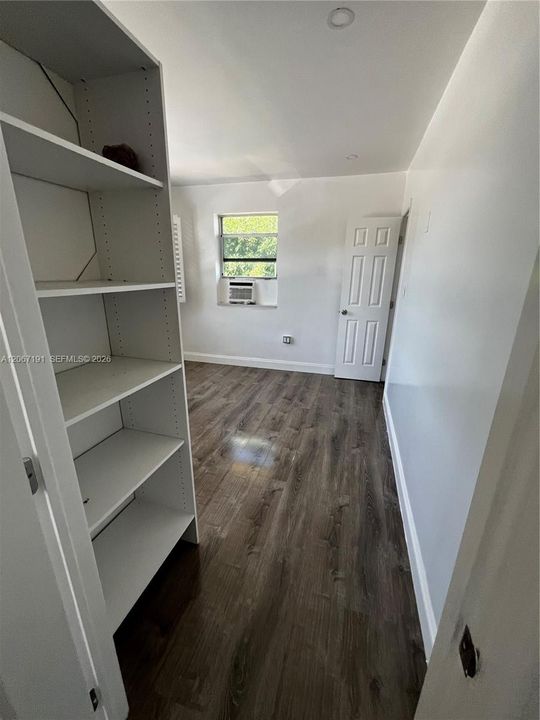 For Rent: $1,290 (1 beds, 1 baths, 1200 Square Feet)