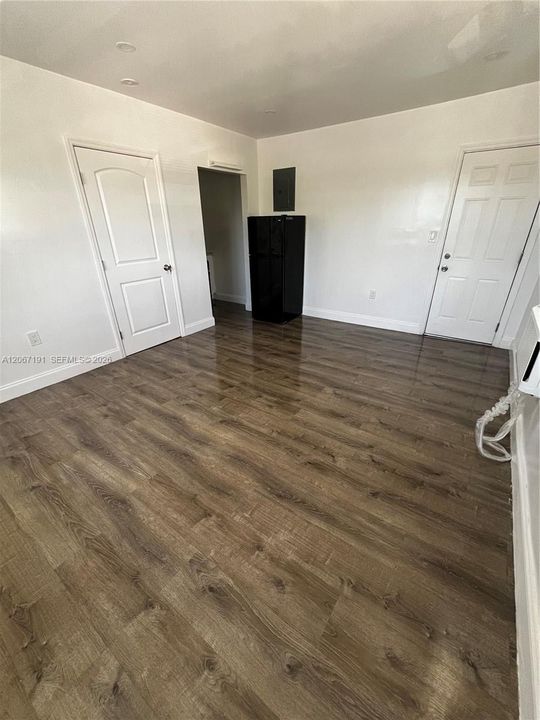 For Rent: $1,290 (1 beds, 1 baths, 1200 Square Feet)