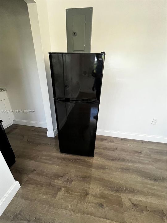 For Rent: $1,290 (1 beds, 1 baths, 1200 Square Feet)