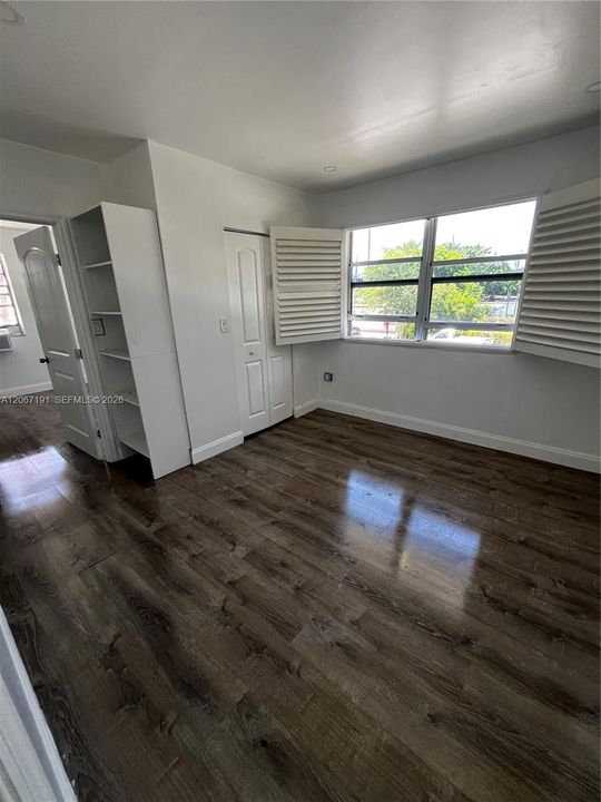 For Rent: $1,290 (1 beds, 1 baths, 1200 Square Feet)