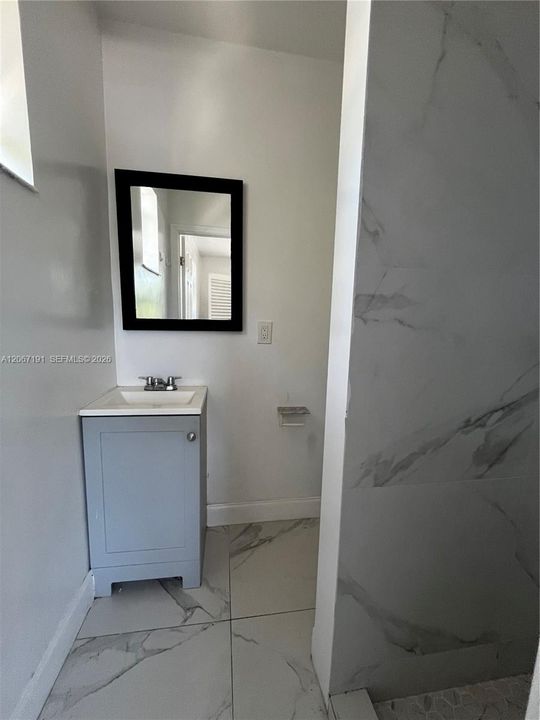 For Rent: $1,290 (1 beds, 1 baths, 1200 Square Feet)