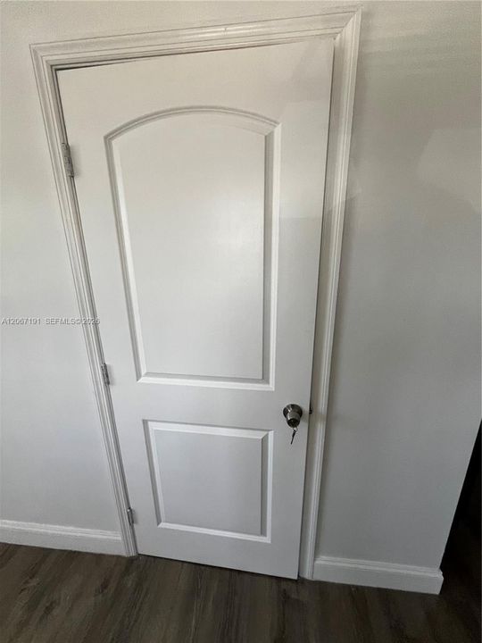 For Rent: $1,290 (1 beds, 1 baths, 1200 Square Feet)