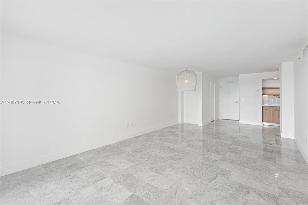For Sale: $745,000 (1 beds, 1 baths, 943 Square Feet)