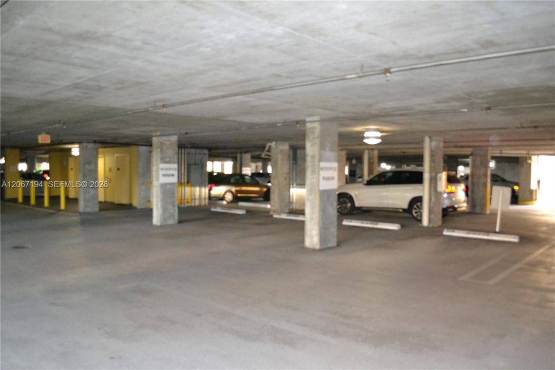 For Rent: $2,350 (1 beds, 1 baths, 762 Square Feet)
