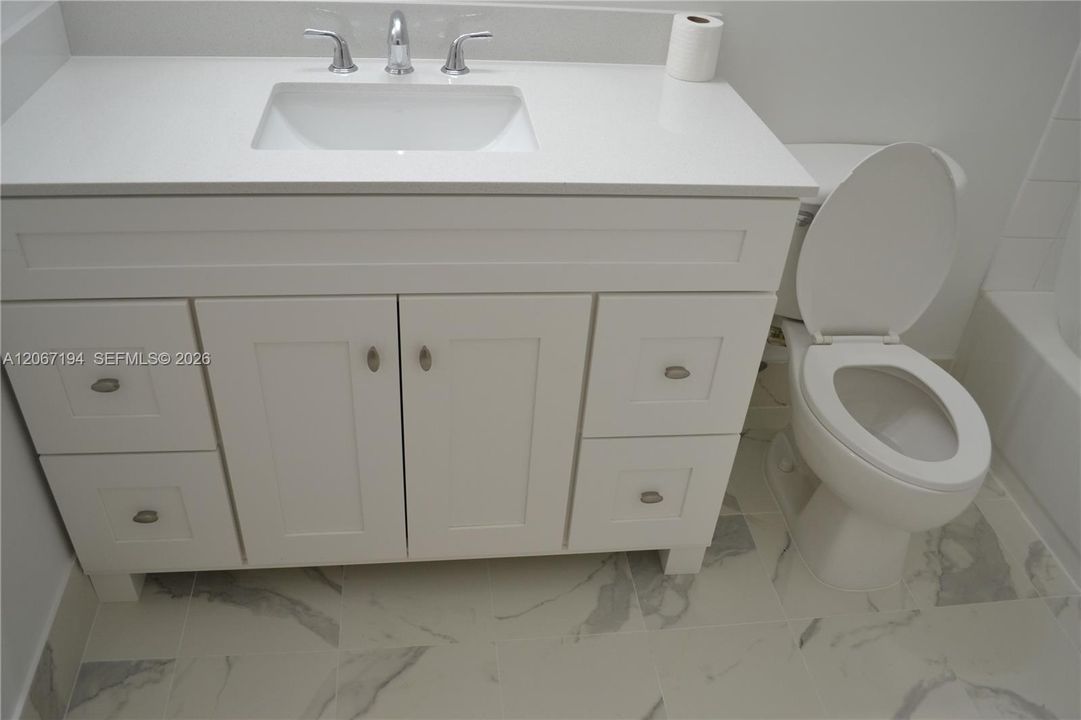 For Rent: $2,350 (1 beds, 1 baths, 762 Square Feet)