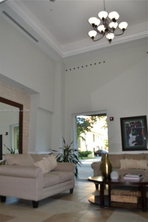For Rent: $2,350 (1 beds, 1 baths, 762 Square Feet)
