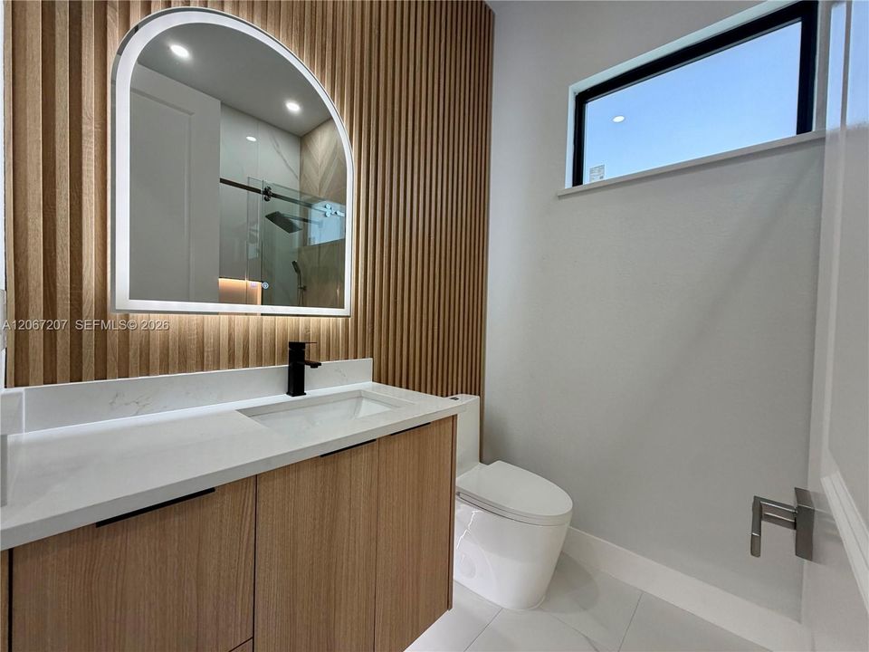 For Sale: $378,000 (4 beds, 3 baths, 1652 Square Feet)