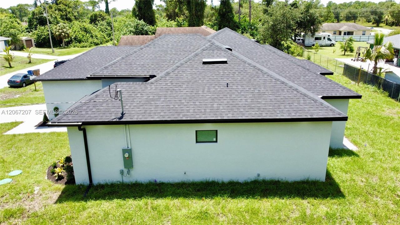 For Sale: $378,000 (4 beds, 3 baths, 1652 Square Feet)