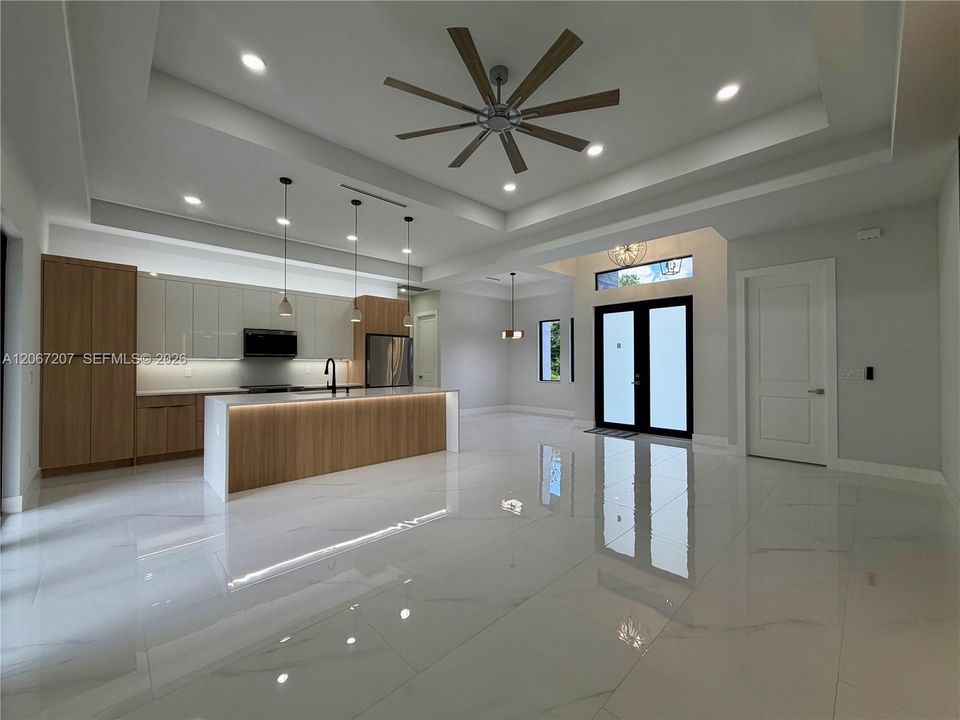 For Sale: $378,000 (4 beds, 3 baths, 1652 Square Feet)