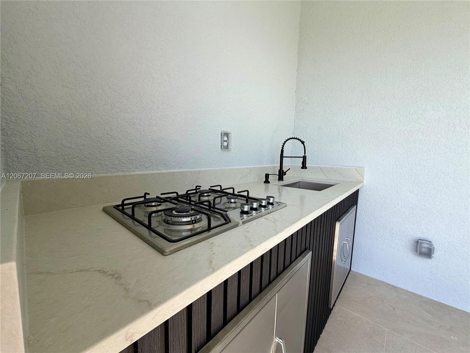 For Sale: $378,000 (4 beds, 3 baths, 1652 Square Feet)
