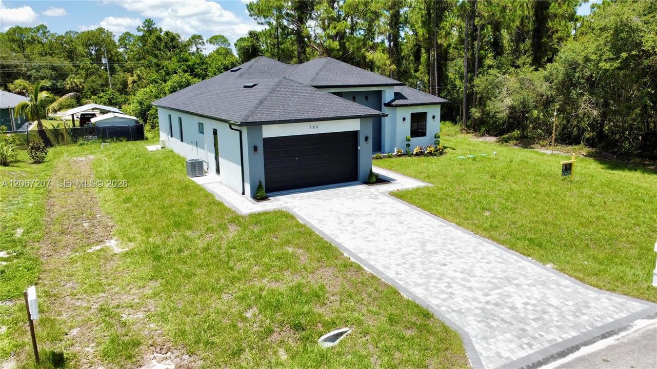 For Sale: $378,000 (4 beds, 3 baths, 1652 Square Feet)