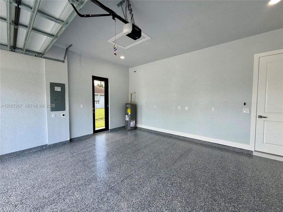 For Sale: $378,000 (4 beds, 3 baths, 1652 Square Feet)