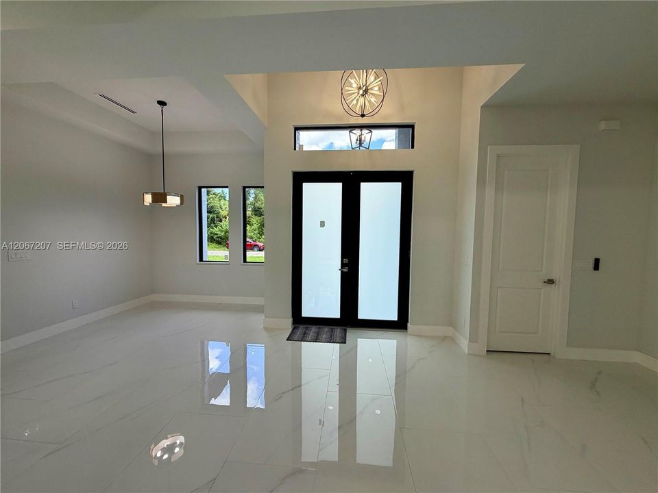 For Sale: $378,000 (4 beds, 3 baths, 1652 Square Feet)