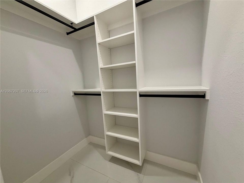 For Sale: $378,000 (4 beds, 3 baths, 1652 Square Feet)