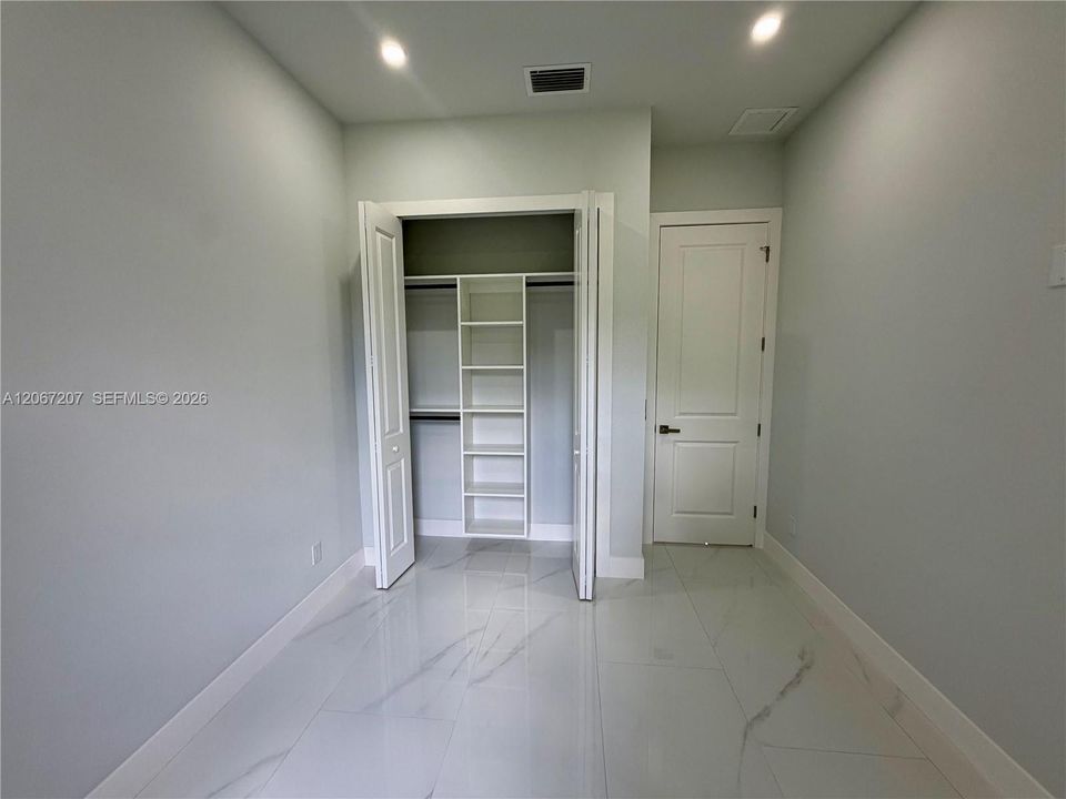 For Sale: $378,000 (4 beds, 3 baths, 1652 Square Feet)