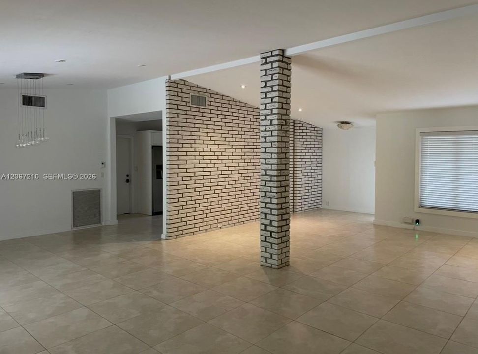For Rent: $5,400 (3 beds, 2 baths, 1806 Square Feet)