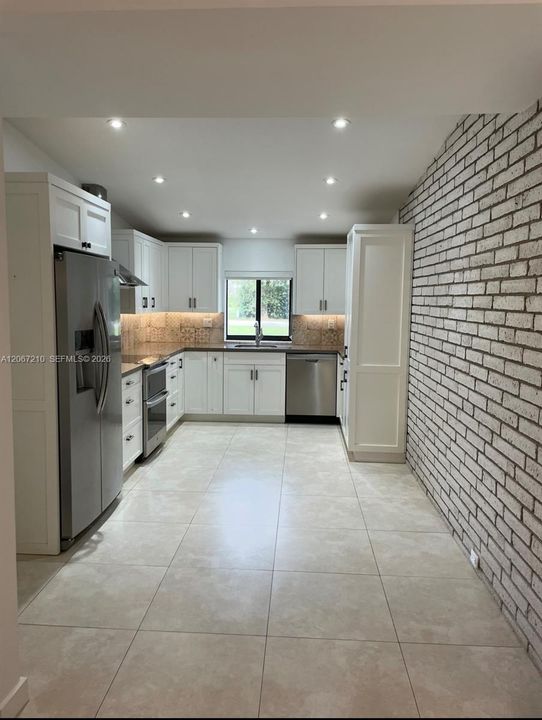 For Rent: $5,400 (3 beds, 2 baths, 1806 Square Feet)
