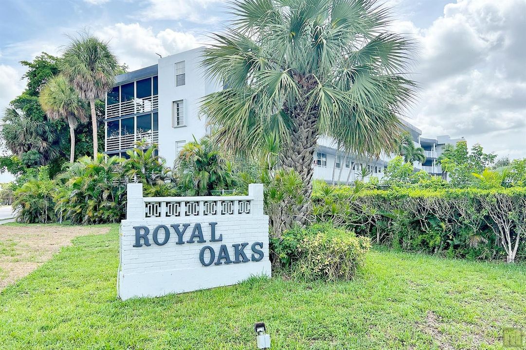 Royal Oaks