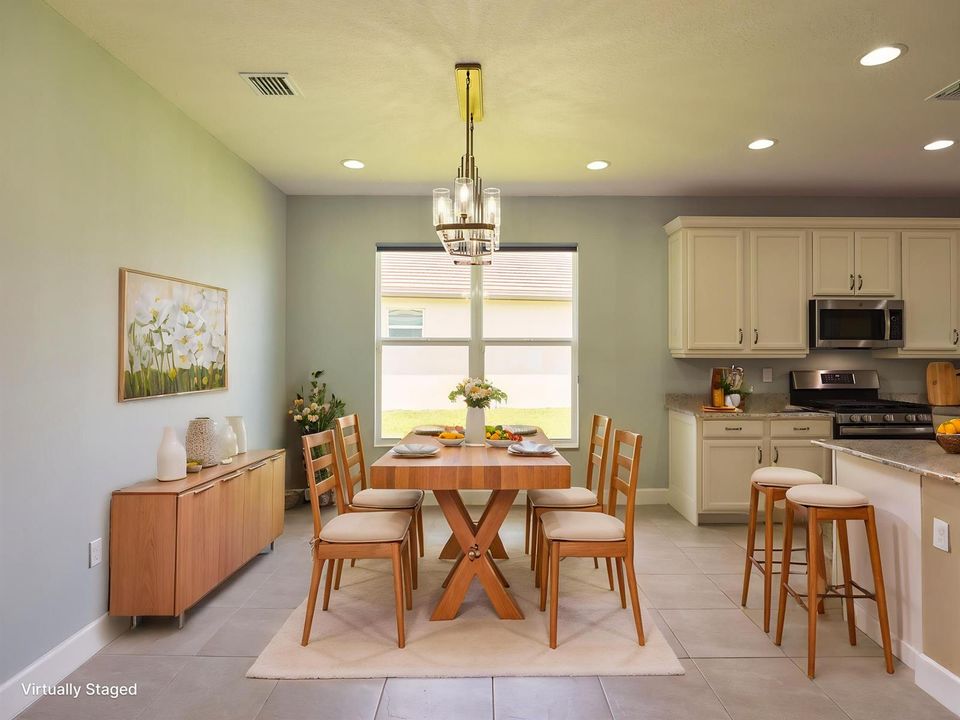 P1191264_HDR - Dining Room - Standard -