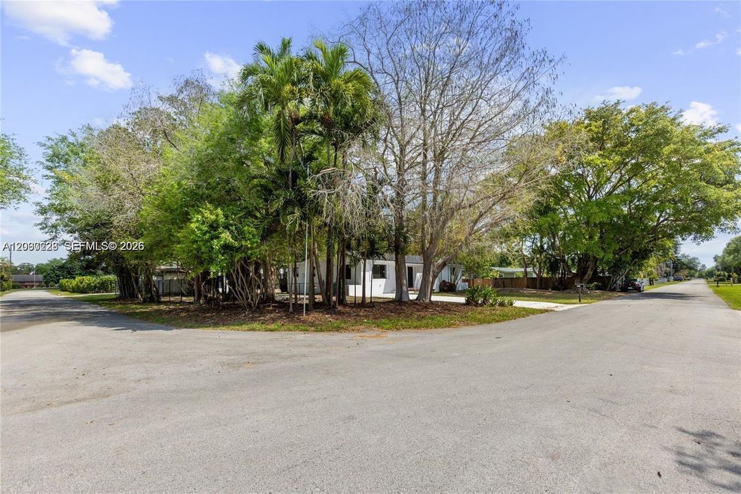 For Rent: $3,800 (3 beds, 2 baths, 2196 Square Feet)