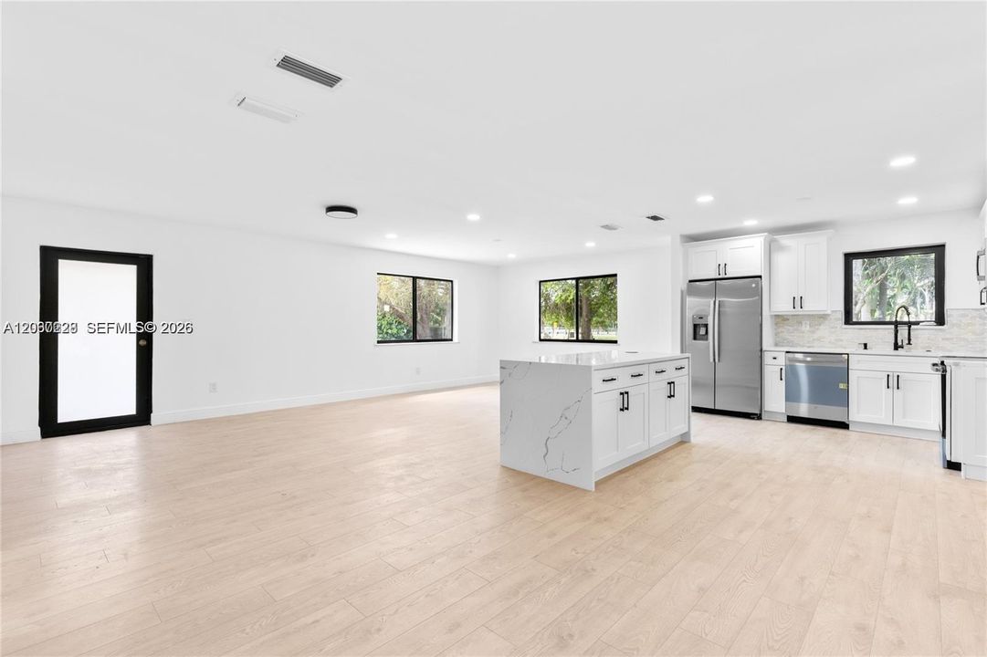 For Rent: $3,800 (3 beds, 2 baths, 2196 Square Feet)
