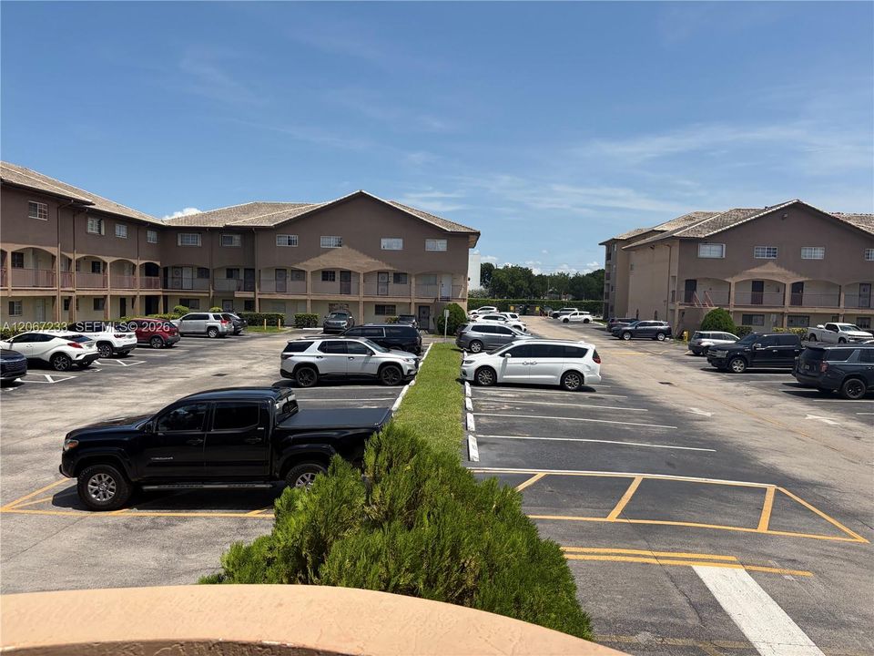 For Sale: $270,000 (2 beds, 2 baths, 1200 Square Feet)