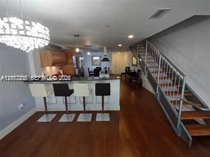 En Venta: $720,000 (2 camas, 3 baños, 1552 Pies cuadrados)