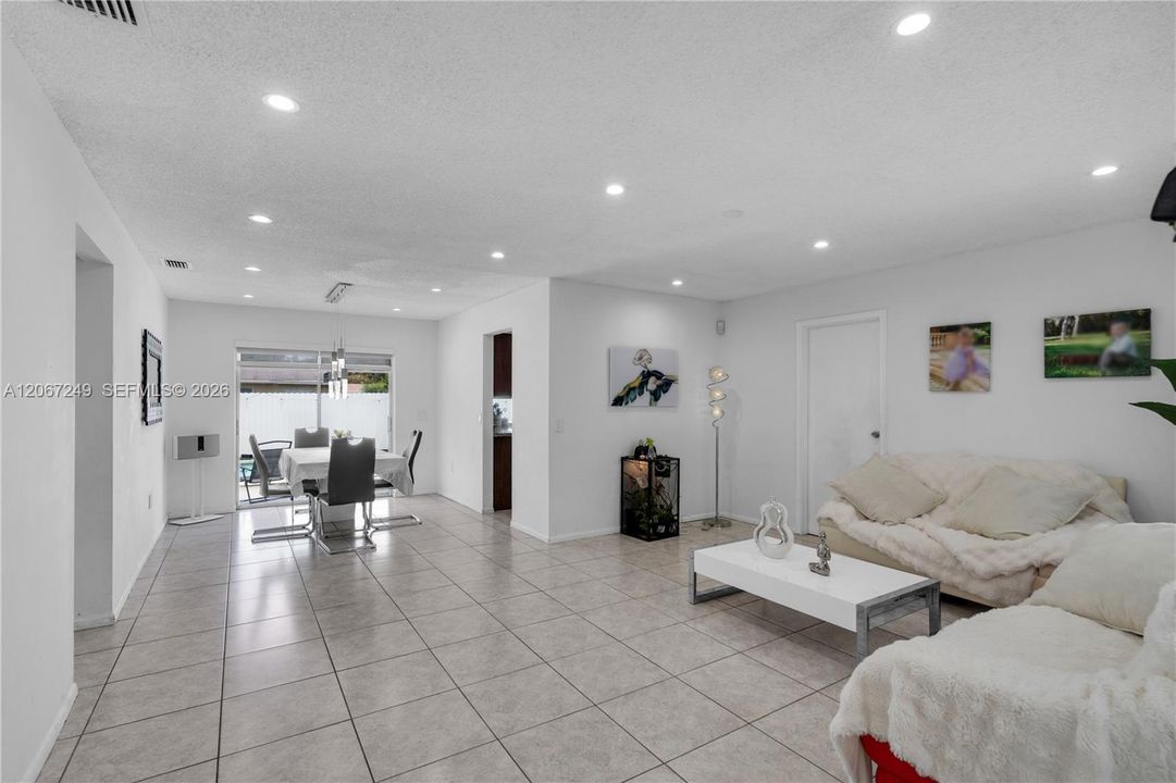 For Sale: $580,000 (3 beds, 2 baths, 1437 Square Feet)