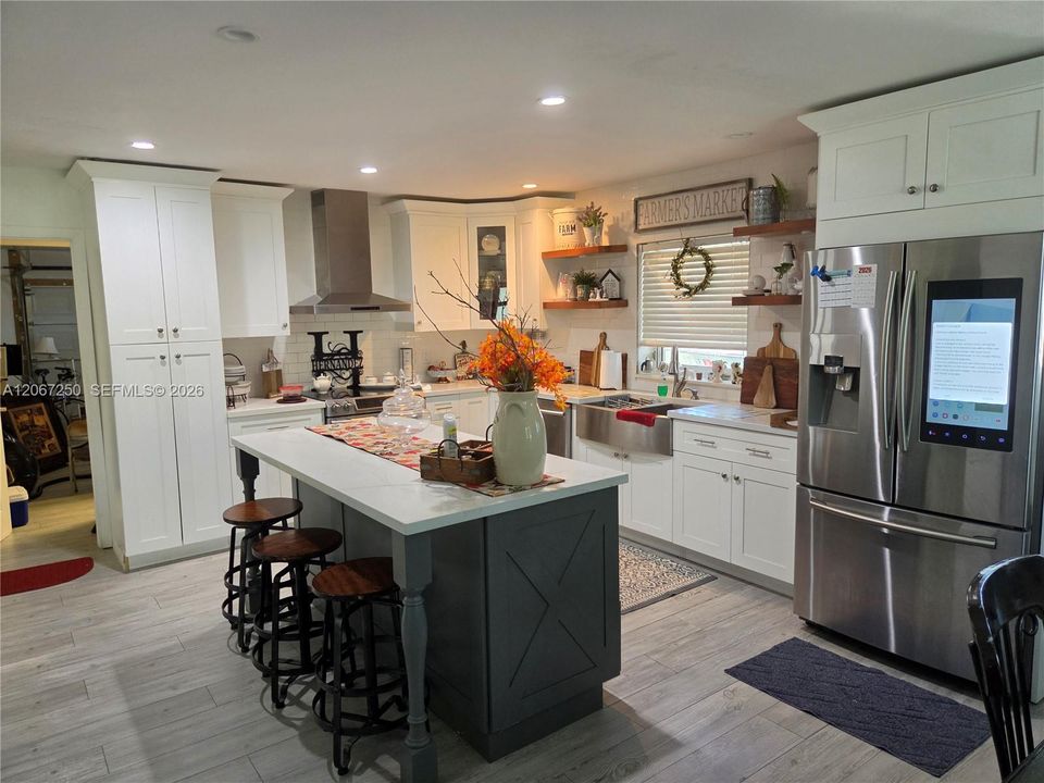 For Sale: $899,000 (3 beds, 2 baths, 1942 Square Feet)