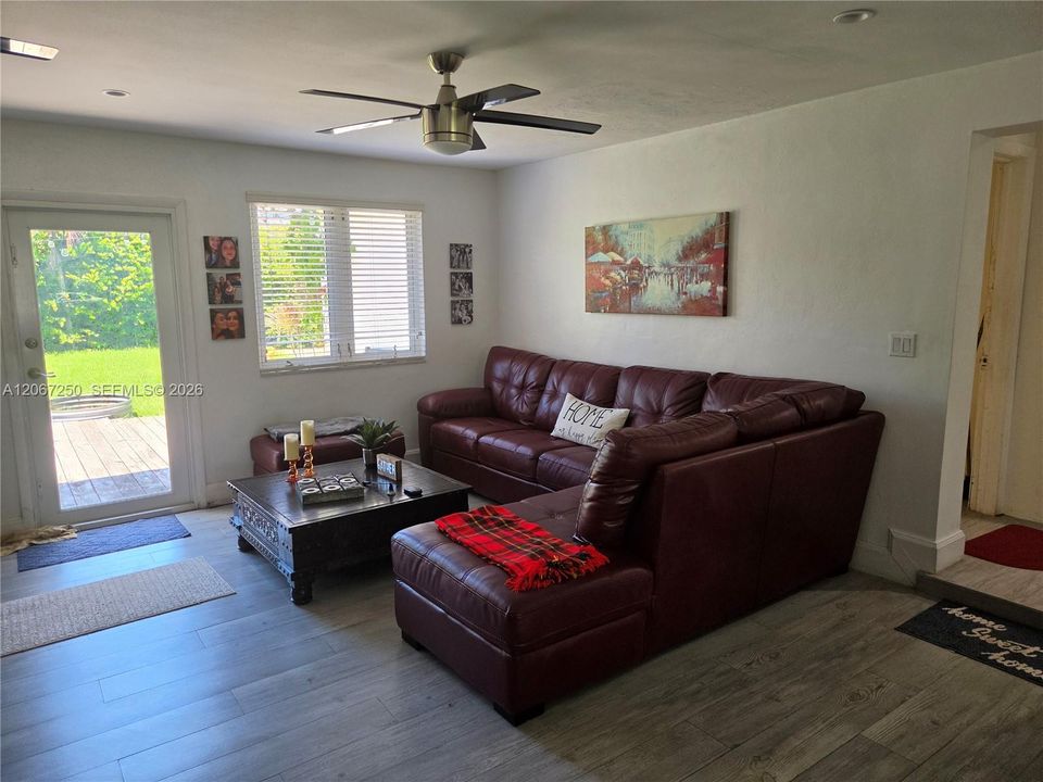 For Sale: $899,000 (3 beds, 2 baths, 1942 Square Feet)